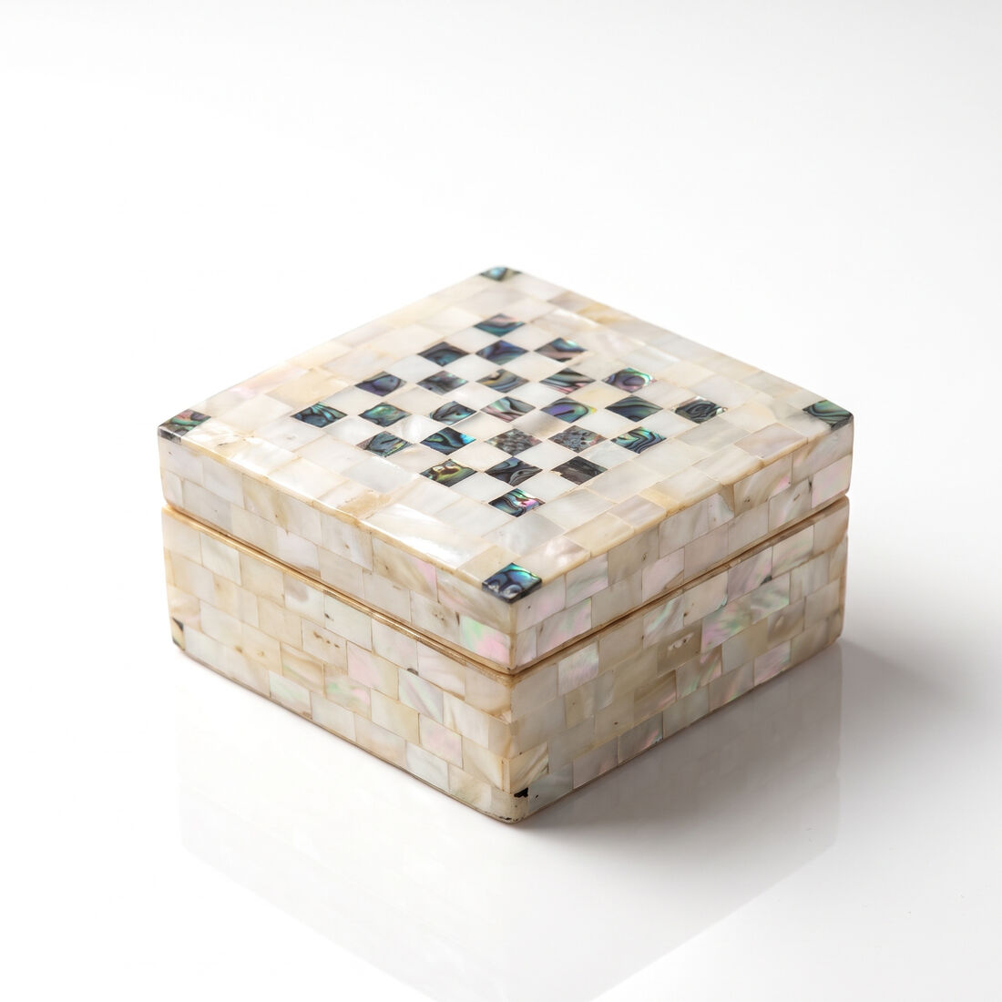 Pearl Square Box — Chequer