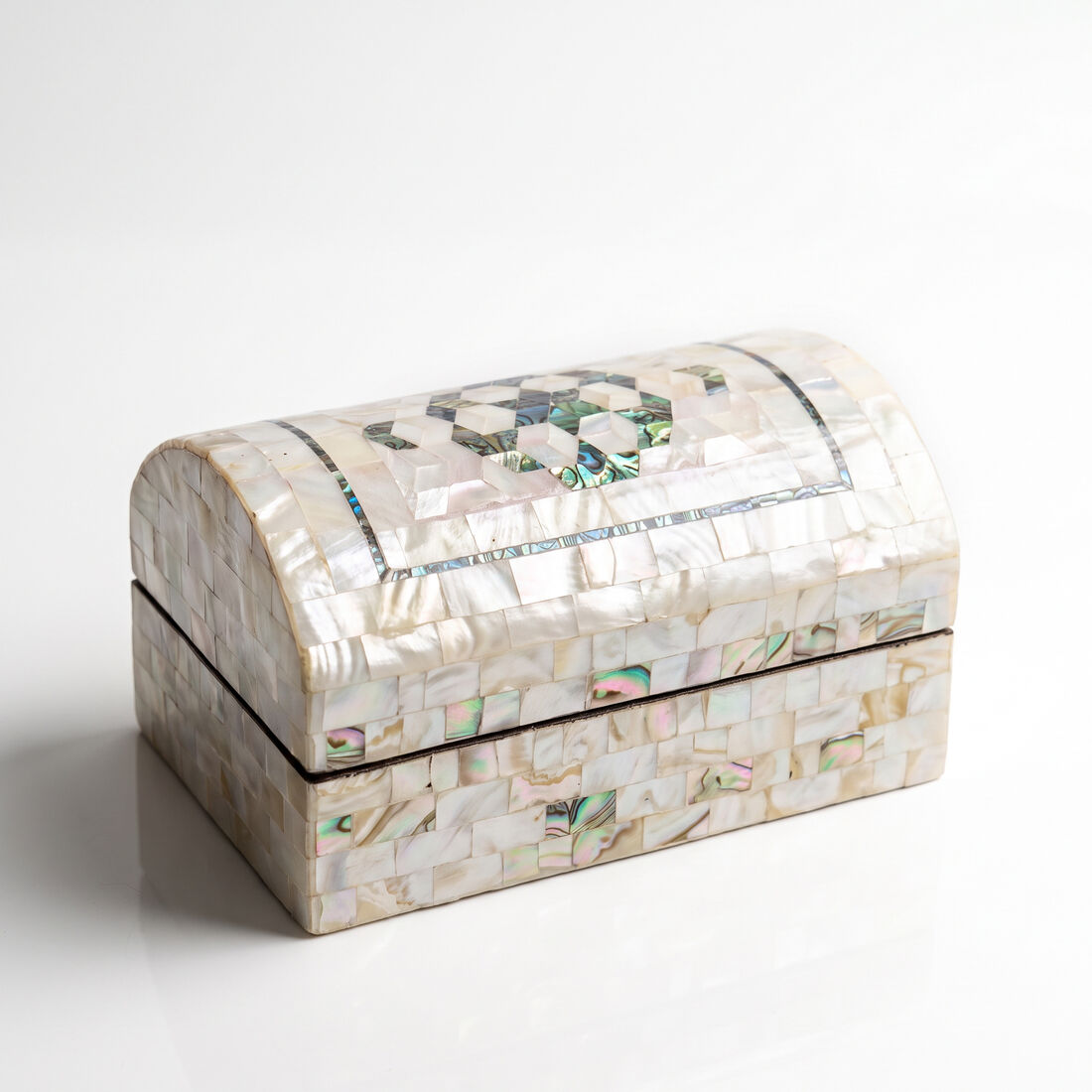 Pearl Dome Chest — Abalone Star