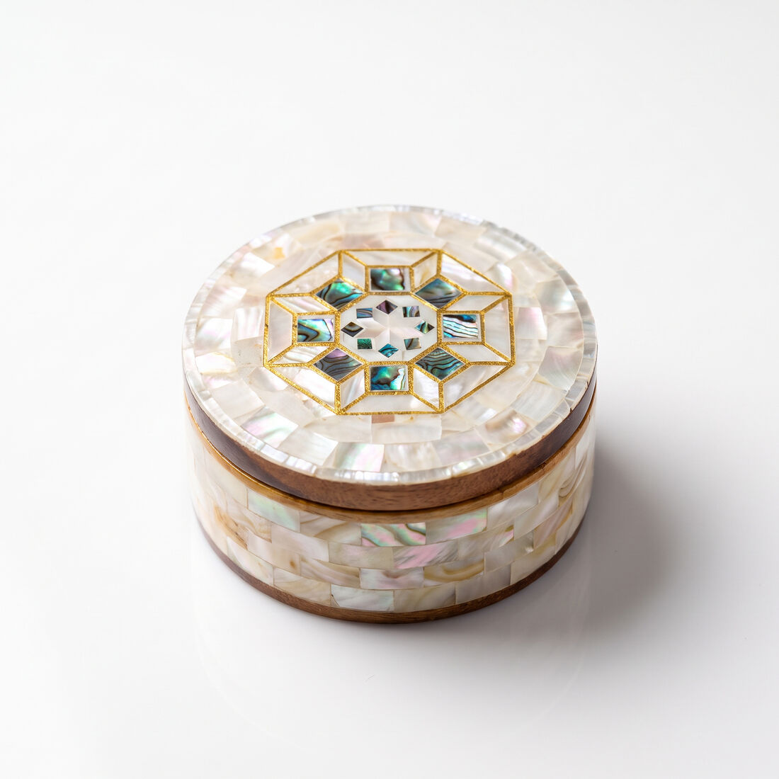 Round Pearl Box — Star